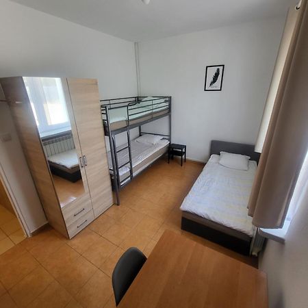 Rooms4Rest Popularna - Private Rooms For Tourists - Atr Consulting Sp, Z O,O, Varsóvia Exterior foto