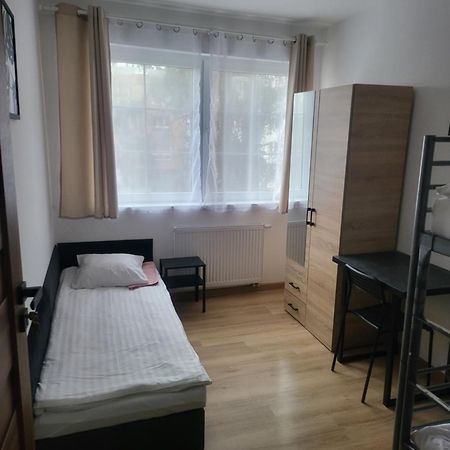 Rooms4Rest Popularna - Private Rooms For Tourists - Atr Consulting Sp, Z O,O, Varsóvia Exterior foto